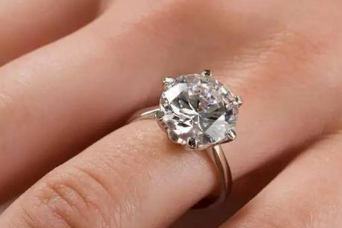结婚百科>结婚攻略>结婚首饰> 说起27分的钻石戒指价格多少钱,其实是
