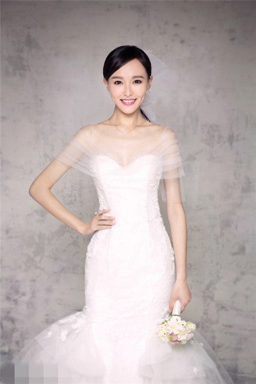 唐嫣在韩国艺匠artiz studio拍摄婚纱照