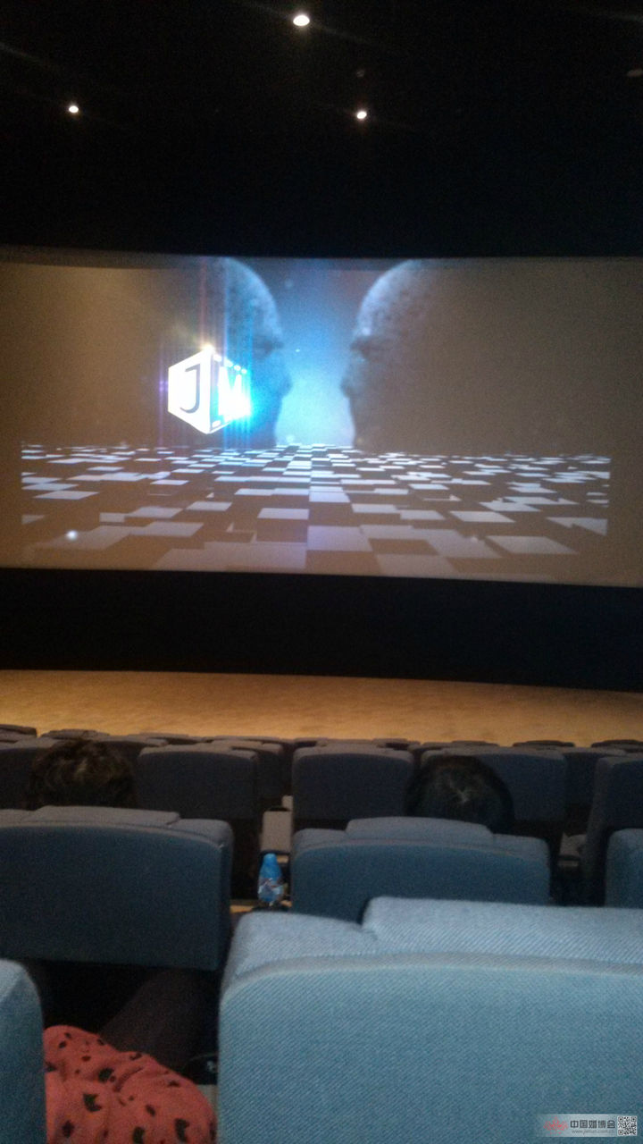 这是整个电影院的座位场景