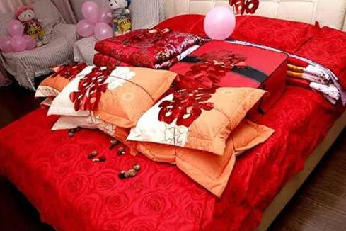 中式婚礼之如何铺床