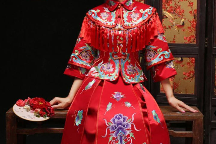 中式婚礼秀禾服