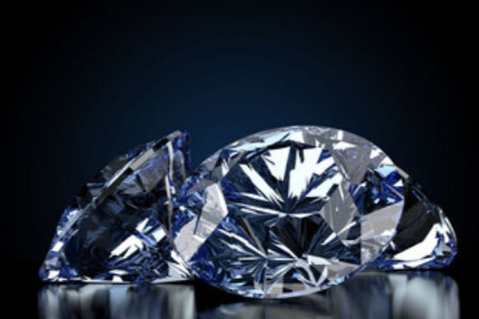 对钻石的开发，以保存其最天然的部分为要点，以天然色泽有序的切割与开发为特色，是实现天然钻石更高价值保证的关键。四大钻石的广泛认知当中，被国际统一认可的就是“摄政王”、“南非之星”、“蓝色希望”和“光明之山”这四颗钻石。这几颗钻石各具特色，各有风格，而且切割与打磨得也是极好，天然独特而且炫彩夺目，各具风格与表现力的设计保留了天然材料的最大优势，也在保证其钻石精品气质方面，成为不可多得的作品。