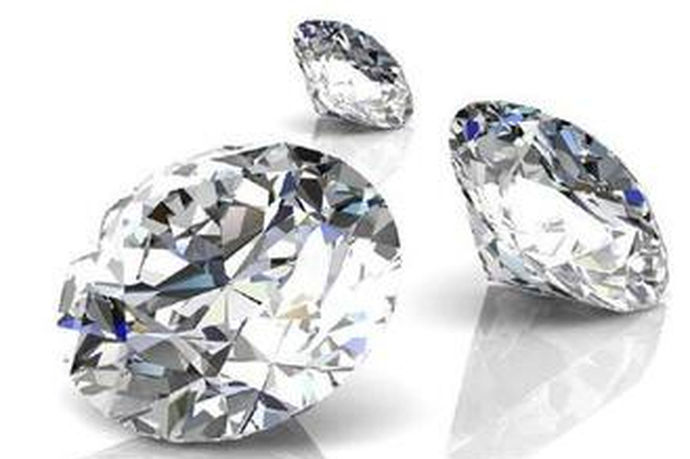 2.5克拉是多少重量呢？1克拉的钻戒是100分，2.5克拉的钻石是250分，相当于2.5倍个1克拉的钻石，所以在重量上还是可观的。