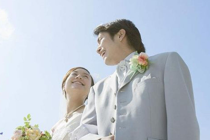 一场完美的婚礼一直都是女孩子一生的梦想。婚礼代表着即将踏入婚姻生活，进入人生的另一个阶段，我想每一个新娘都会有很多话想说，下面是中国婚博会小编给大家整理的婚礼上新郎新娘精彩讲话，仅供参考。