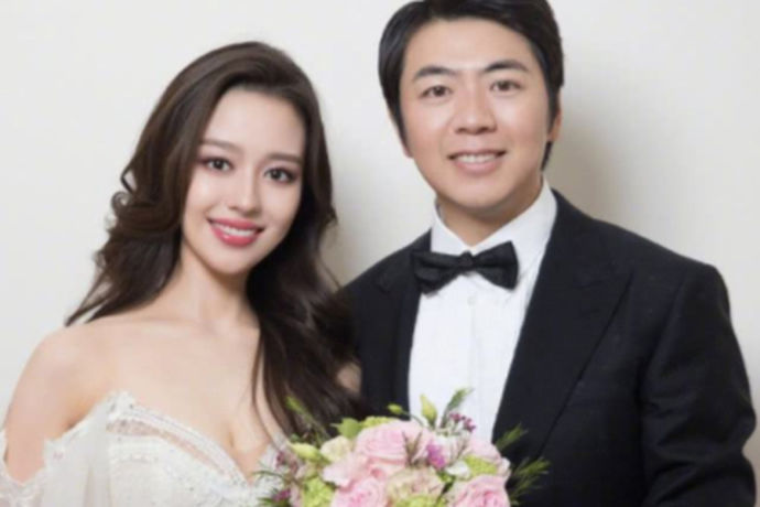6月2日晚，郎朗与24岁德韩混血新娘Gina Alice在法国举行婚礼。郎朗和新娘甜蜜拥吻，结婚誓词环节两人含情脉脉的画面宛如童话