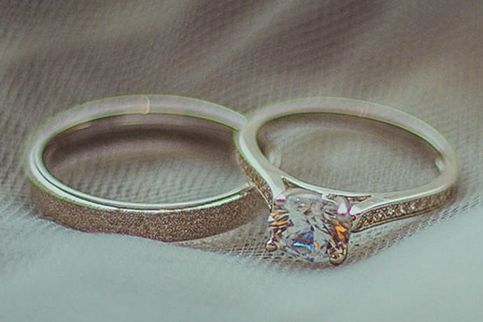 结婚钻戒是新娘新郎爱的见证，喜欢钻石戒指的朋友应该不少，大家对钻石戒指了解多少呢？大家知道钻石戒指多少分的好吗？
