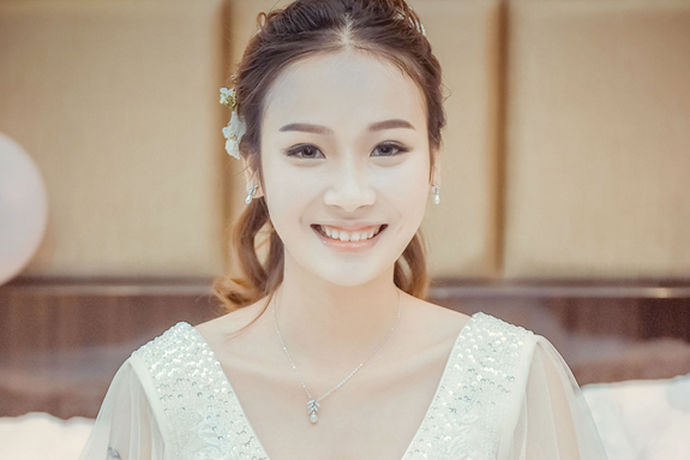越来越多的年轻人喜爱追求复古风，在自己的婚礼上都会选择中式婚礼，近几年，中式婚礼的趋势也越来越流行了，那我们一起跟中国婚博会小编来看看，中国传统婚礼的习俗和传统结婚流程。