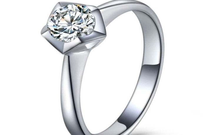 相信大家对于戒指并不陌生，不论是在订婚还是结婚，它都是见证两个人爱情最好的信物。