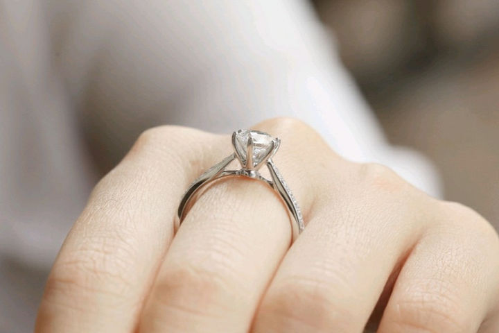 怎么买钻石戒指