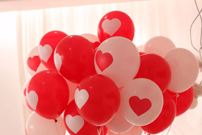 结婚是人生中的一件大事，而在婚房布置上，用气球布置婚礼更是必不可少元素，其中气球拱门是最常见的气球装饰。那么气球拱门多少钱呢？下面小编为大家介绍一下。