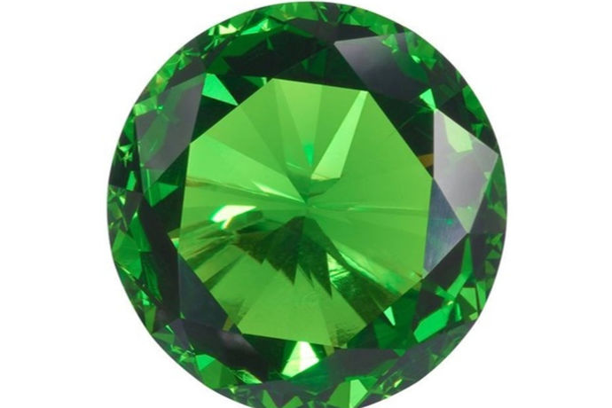 众所周知，钻石分为很多种类，而且种类的数量还不算少。在这个日益繁华的世界，人们对闪亮的东西很少能有抵抗力。我们知道白钻，那知不知道绿钻呢？这个钻石在市面上极为稀有，一般人也买不起，那么绿钻石多少钱一克拉？接下来就让中国博婚会小编来为您解答这个问题。
