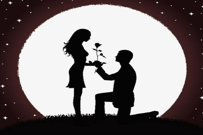 求婚是一生中很重要的事情，属于两个人享受浪漫甜蜜的时刻。可以说求婚，订婚，结婚，都是一个人婚姻道路上的重要时刻，丝毫不能马虎。一场浪漫的求婚，可以让两个相爱的的人靠的更近，加速这两个人爱情的质变，但是求婚可不是一件简单的事情，并不是说想要求婚，马上就可以做的，求婚之前是需要很多准备的。今天小编就带大家一起来看看，求婚准备些什么东西。