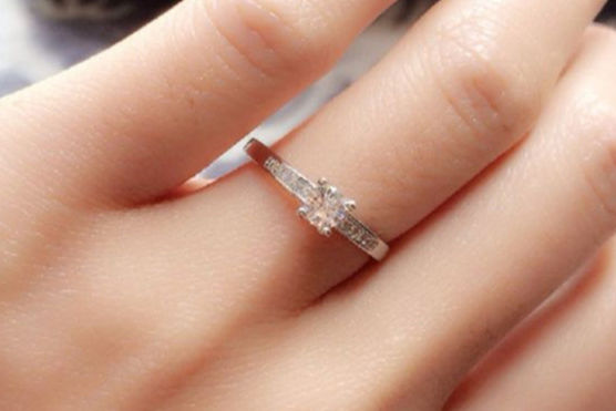 一般求婚戒指什么价位好？