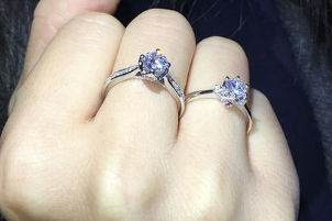 求婚订婚用一个戒指吗