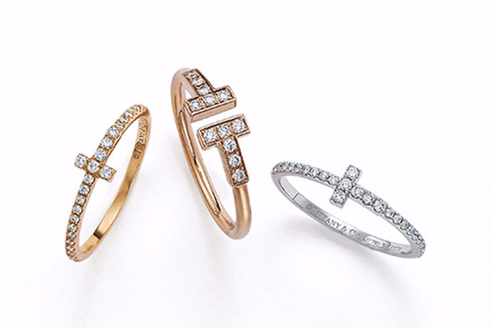 我们知道对于当今的珠宝市场来说，有很多不同的珠宝品牌供我们消费者进行选择。相信大家都听说过tiffany这个品牌，这个品牌的钻石珠宝非常的有名。但是它的价格却往往令人望而却步。今天中国婚博会小编就为大家带来tiffany哪里便宜。