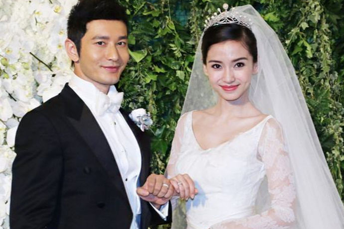 2015年10月8日，就是黄晓明和angelababy在上海正式举行婚礼的日子。angelababy工作室曝光了两人的婚纱照，浪漫又唯美，baby和黄晓明婚纱照时不时来一波。