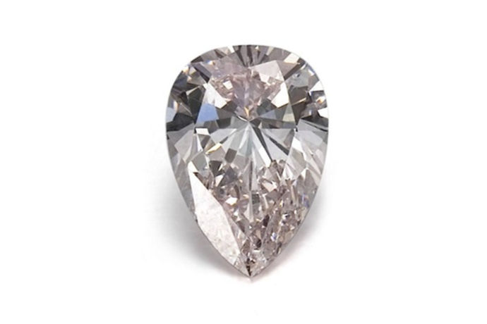 我们可能经常会在一些地方看到1ct钻石这个词，一克拉钻石我们都非常的熟悉，那么1ct钻石是什么意思呢？其实1ct钻石指的就是一克拉钻石，ct是钻石的另外一个计量单位。那么1ct钻石多少钱？