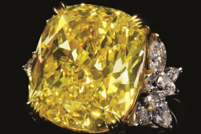 钻石是世界上比较昂贵的宝石，带有色彩的宝石更为珍贵，比如说黄钻，因此黄钻的价格也受到很多人的关注，下面就和小编一起来看一看黄钻石多少钱一克拉这个问题吧。