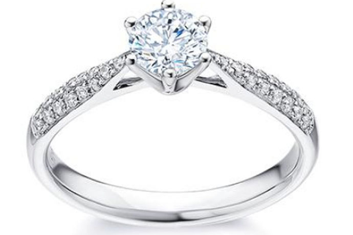 相信对于大部分的女性来说，在日常生活中如果有能力都会购买自己喜欢的钻石戒指。钻石戒指非常的闪耀和靓丽。今天中国婚博会小编为您带来女款钻戒的款式。