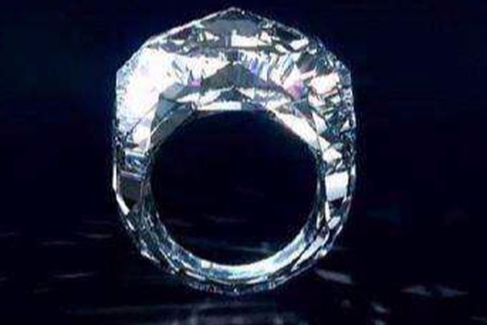 我们都知道很多人都希望拥有一枚自己的钻石戒指，钻石戒指对于女性而言有着非常大的吸引力。今天中国婚博会小编为大家带来最贵的钻石戒指。想要对钻石戒指有深刻了解的可以看看下面的介绍。