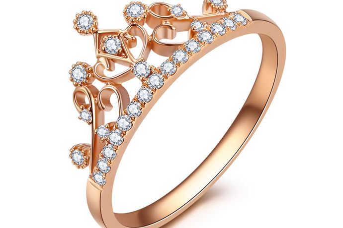 金750就是指黄金含量为75%的一种金属材料，金750钻石戒指就是指以金750的材质为戒托，上面镶嵌钻石的戒指，那么一般的金750的钻石戒指要多少钱呢？小编今天就为大家简单的介绍一下。