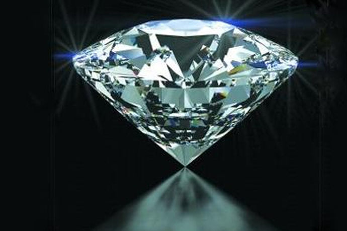 玛丽莲梦露曾经说过，钻石是女人最好的朋友，纯净的美令人赞叹，几世纪以来它们的形象地位变得越来越有名。现在很多人都对钻石有着特别的向往。每个女人都有爱美的天性，钻石肯定是女人梦想中的东西了。