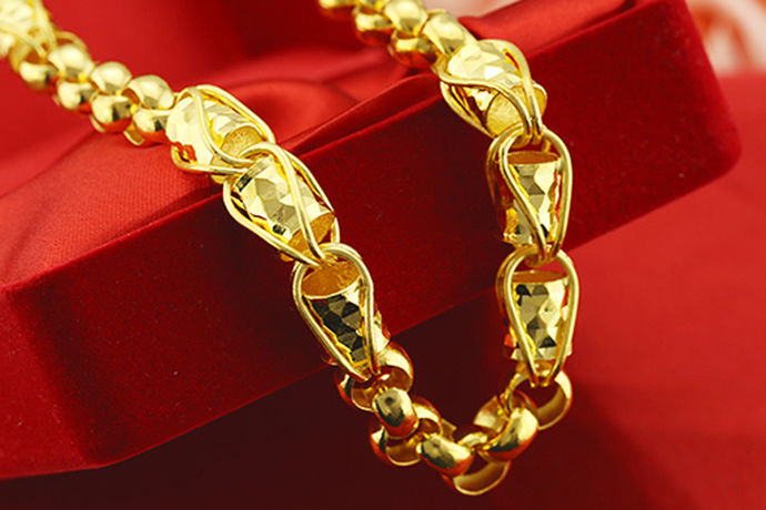 几乎每一位消费者在购买黄金首饰之前都比较关注一个问题，那就是“黄金哪个牌子好”，其实现在市面上比较好的黄金品牌有很多，可以参考一下以下小编对于黄金品牌的介绍。