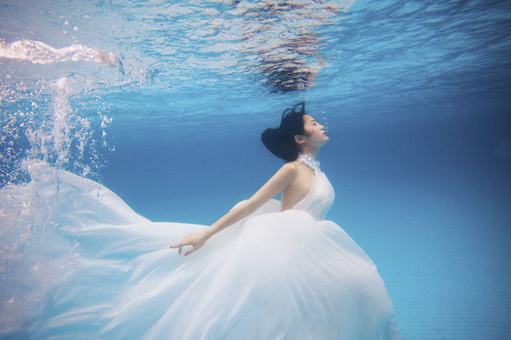 水下婚纱照怎么呼吸