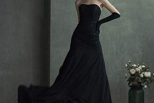 漂亮的黑色晚礼服图片