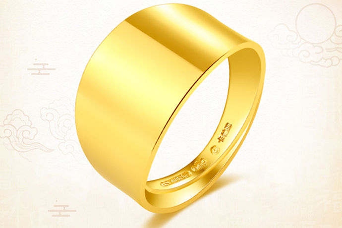 在生活中不管是男士还是女士都会佩戴戒指，戒指是一种比较常见的装饰品，在市面上有很多不同的品牌，今天中国婚博会小编就为大家带来男士戒指图片大全大图。