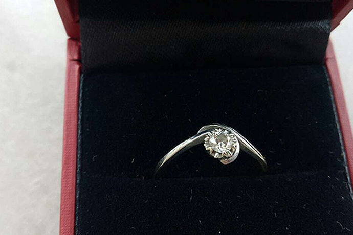 每个人对于钻石戒指都有着不一样的喜好，在生活中大部分的人都希望能够拥有一枚自己的钻石戒指。今天中国婚博会小编就为大家带来金伯利钻戒2020款图片。
