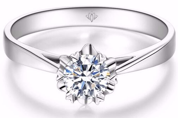 爱美之心人皆有之，很多女孩子都希望拥有自己的钻石戒指。在当这些市面上钻石戒指有很多品牌和设计。今天中国婚婚博会小编就为大家带来钻石哪家品牌好？