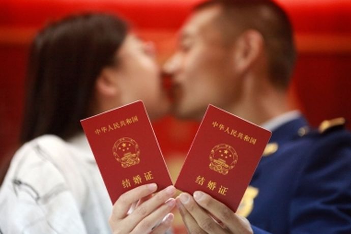 有准备结婚的宝宝们想在2020年领证，但中国人都比较迷信，选个比较好的日子来结婚，比较吉利，但是呢，中国婚博会小编告诉你，领结婚证也需要好的日子。那么，2020年领证都有哪些好日子呢，下面由中国婚博会小编带你选一下吧！