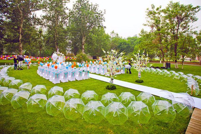 如果说你想在北京举行自己的草坪婚礼，那么一定要选择一个比较适合自己的场地。在北京举办草坪婚礼的地方有很多，每一个人选择的答案都是不一样的，那么今天中国婚博会小编就为大家带来北京草坪婚礼场地排名。