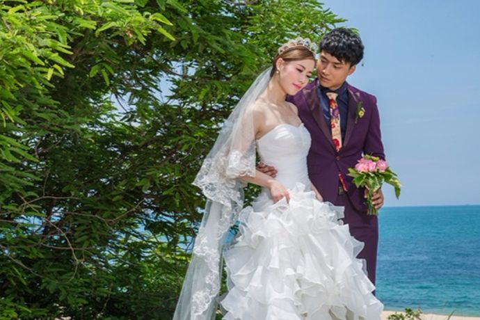 三亚具有热带海滨风景特色，又被人们称为“东方夏威夷”，所以三亚一直吸引着越来越多的小情侣们去那里拍婚纱照。如果你打算去三亚拍婚纱照的话，你知道海南三亚哪家婚纱摄影比较好吗？