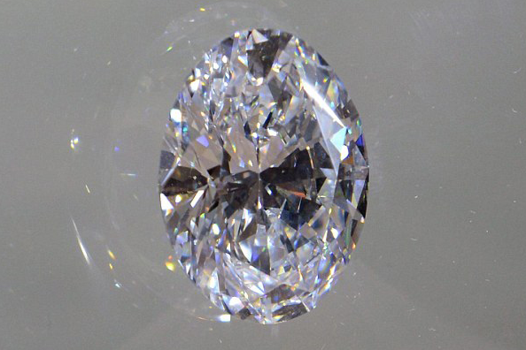 白钻石一克拉多少钱
