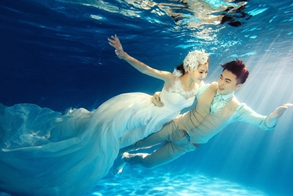水下婚纱照怎么拍摄