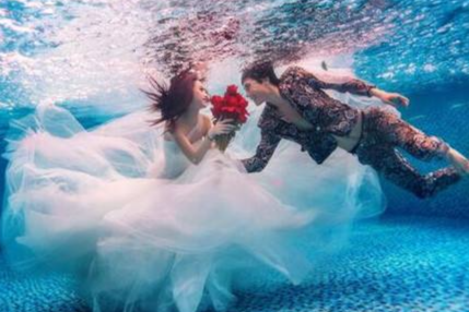 拍水下婚纱照怎么呼吸