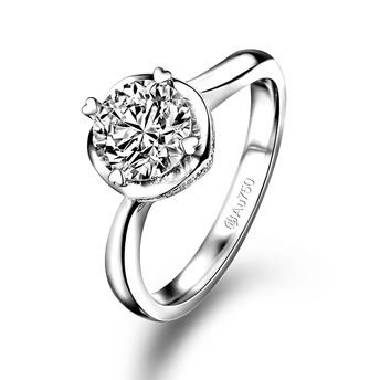 六福珠宝：「愛很美」系列18K金钻石戒指