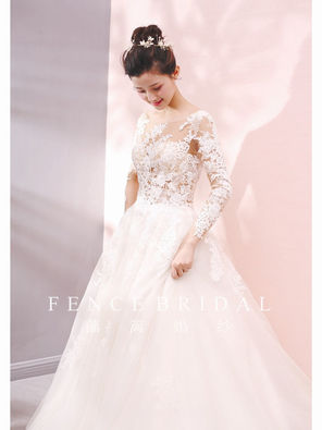 pronovias款蕾丝纱裙