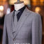 灰色戗驳领时尚条纹款