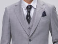 浅灰色细格纹平驳领西装