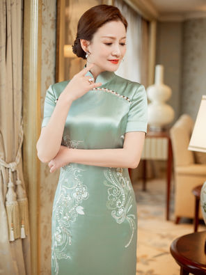 妈咪丽 | 翡翠绿珍珠旗袍