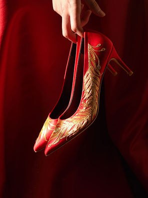 【凤尾香罗】原创中式刺绣婚鞋新娘鞋冬季新款红色秀禾婚纱高跟鞋