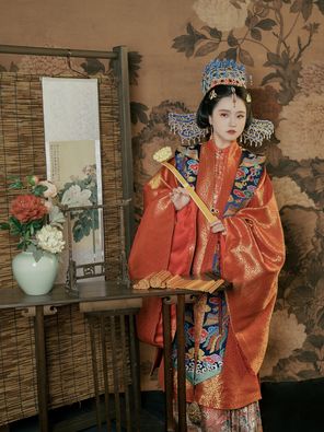云锦中式婚服摄影