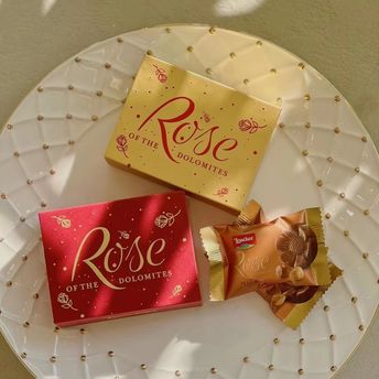 莱家多洛米蒂玫瑰型ROSE巧克力220粒-送110份糖盒