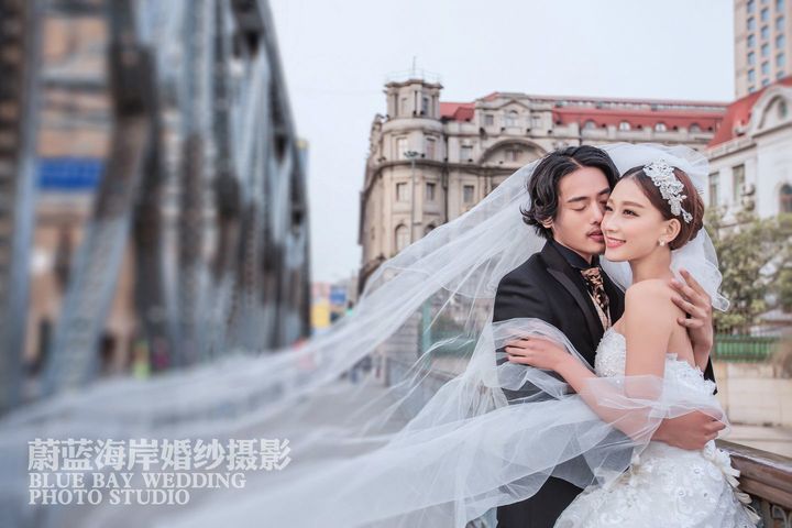 上海拍婚纱照价格表_上海公园新娘拍婚纱照