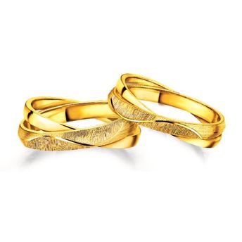 六福珠宝：黄金结婚对戒