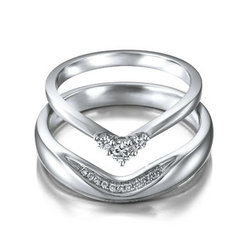 六福珠宝：18K金钻石结婚对戒