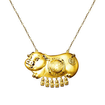 六福珠宝：黄金项链:金豬抱喜